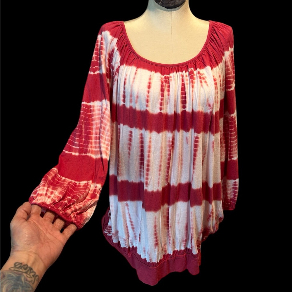 Super cute tie dye ballon style top